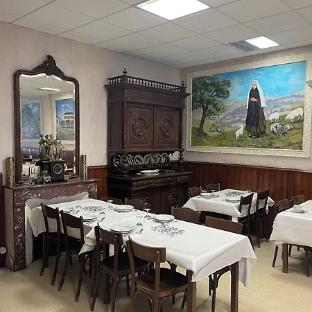 Sainte Agnes מלון