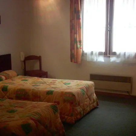 Sainte Agnes فندق لورد